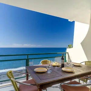 https://la-ocean-view-apartment.madeira-islandshotels.com